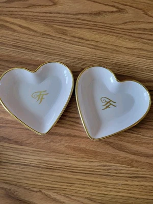 Две фирменные миски для кошачьего корма Fancy Feast - Изображение 1 из 2