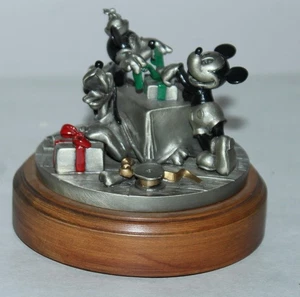 1997 HUDSON CREEK Pewter ALL WRAPPED UP FOR CHRISTMAS Disney MICKEY MOUSE - Picture 1 of 7