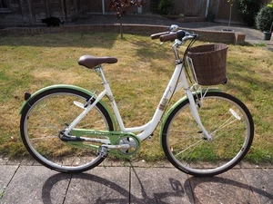 Raleigh Caprice Ladies Bike - Picture 1 of 8