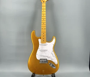 Guitarra Eléctrica Metálica Dorada ST Cuerpo Caoba Cromo Herrajes Pastilla 3S 22 Trastes - Imagen 1 de 12