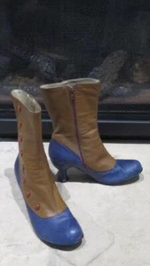 JOHN FLUEVOG Bellevue Libby Smith lila braun Steampunk Stiefel - Bild 1 von 6