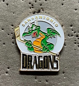 San Antonio Dragons 1996-1998 Logo IHL Hockey Pin - Imagen 1 de 2