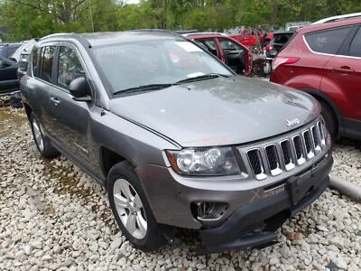Used Front Right Seat Front fits: 2014 Jeep Compass bucket manual w/air bag clot Foto 1 de 4