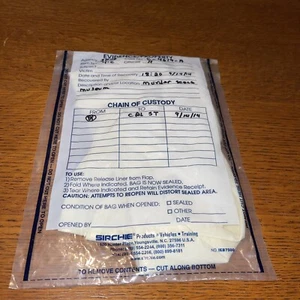 Pantalla SLEEPY HOLLOW USADA ESCENA DE ASESINATO EVIDENCIA TRAPO SANGRIENTO UTILERÍA - Imagen 1 de 5