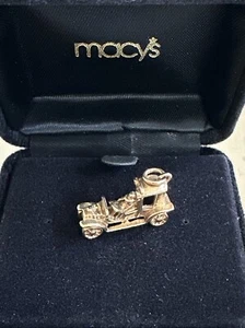 Estate 9kt Yellow Gold Vintage Car with Man Driver - Charm Pendant - 3.5gm - Picture 1 of 11