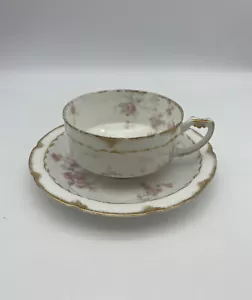 Fiori rosa Haviland Limoges con finiture in oro tazza da tè e piattino Francia - Foto 1 di 12