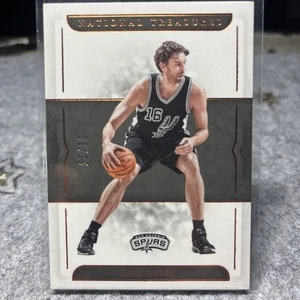 2016-17 Panini National Treasures - /25 Pau Gasol #65 HOF Spurs - Bild 1 von 2