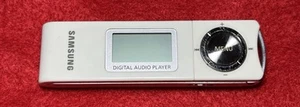 Samsung YP-U1 Audio Player Slim Foldable USB Drive Digital 1GB White Portable - Picture 1 of 6