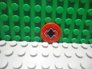 Lego 1 rote 2x2 runde Veredelungsfliese bedruckt schwarz rote Diamanten Harley Quinn NEU - Bild 1 von 1