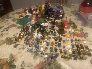 Lego Vintage 80s 90s Minifig Lot - Castle Knights, Pirates , Horses Extra Pieces - Picture 1 of 22