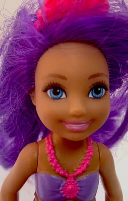 Barbie Dreamtopia Sirena Rainbow Cove Muñeca Chelsea Pelo Púrpura Princesa Foto 1 de 4
