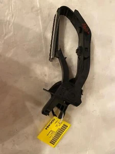 2005 MERCEDES BENZ CLK320 Gas Accelerator Throttle Foot Pad Pedal Floor OEM - Picture 1 of 12