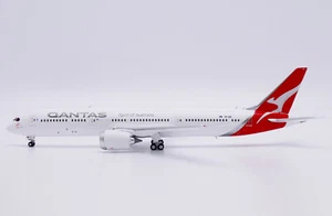 JC Wings 1:400 Qantas Boeing B787-9 Dreamliner “Boomerang – Flaps Up” VH-ZNF - Picture 1 of 6