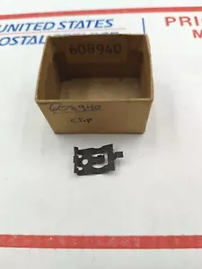 Clip genuino OEM Lawn-Boy Toro OMC parte 608940 - K10 - Imagen 1 de 4