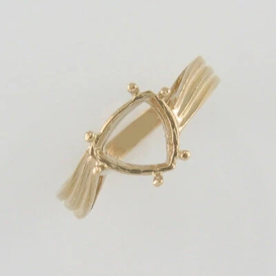 PRE-NOTCHED 8MM TRILLION SOLITAIRE RING IN SOLID 10K YELLOW GOLD CR5-10KY - Image 1 of 3