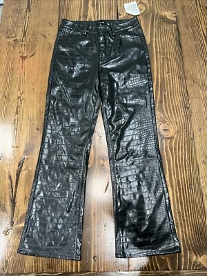 Pantalones de mezclilla Joe’s para mujer talla pequeña imitación piel de cocodrilo acampanados - negros nuevos con etiquetas  Foto 1 de 4