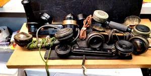 8 RICEVITORI TELEFONICI VINTAGE - VARI PRODUTTORI, ALCUNI ABBASTANZA VECCHI - Foto 1 di 1