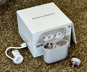 Bowers & Wilkins Pi5 S2 Wireless Bluetooth Noise-Cancelling Earbuds Lilac - Picture 1 of 6
