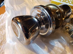 Weslock 600 Series Closet/Hall Door Knob Chrome