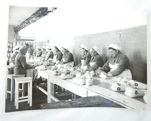 VECCHIA FOTO CREMONA FORMAGGI LATTERIA SORESINA INDUSTRIA CASEARIA OPERAIE - Imagen 1 de 1