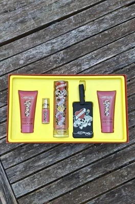 Ed Hardy Christian Audigier Women 5 Pieces Set 3.4 oz Eau de Parfum Spray - Image 1 of 4
