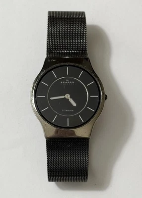Reloj pulsera de malla para hombre SKAGEN Titanio 34 mm negro ultra delgado 233LTMB RUNS Foto 1 de 4