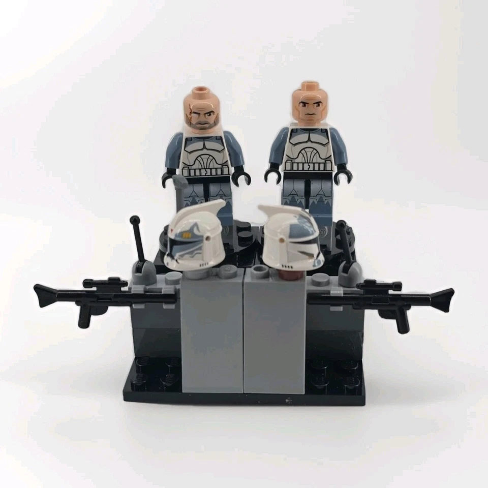 LEGO Star Wars Commander Wolffe SW0330 Minifigure Phase 1 & CLONE SW0331 1104th - Image 1 of 4