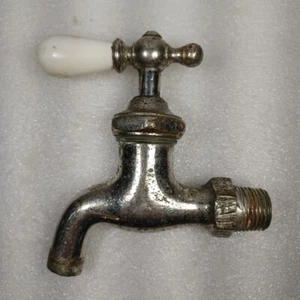 Grifo de agua caliente de porcelana de colección con mango Republic antiguo rústico en mal estado - Imagen 1 de 10
