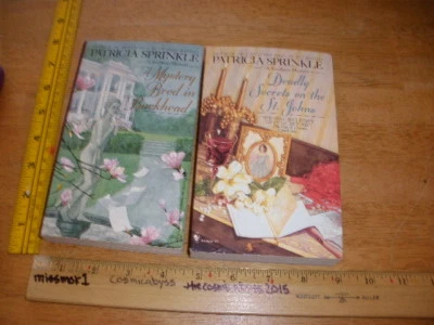 Lot of 2 PB's: A Mystery Bred in Buckhead & Deadly Secrets by Patricia Sprinkle  Foto 1 de 4
