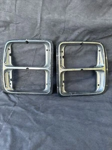 Dodge D100 1981 biseles de faros Rh & Lh 4087288 y 4087289 OEM - Imagen 1 de 14