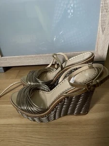 Sandali Moschino scarpe da cerimonia numero 40 pelle oro-bronzo plateau ottimi - Foto 1 di 17