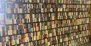 55 VHS LOT Random Mostly Movies A Few TV shows - Foto 1 di 1