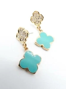 EXQUISITE 18kt vergoldete blau lackierte Emaille Kristalle Klee Blume Ohrringe - Bild 1 von 2