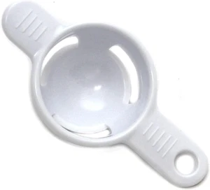 Chef Craft Basic Plastic Egg Separator, 5 inches in length, White - Picture 1 of 2