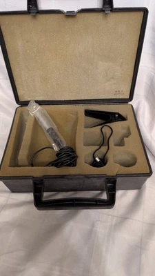 Realistic Pro-100 Dynamic Microphone Set with Box From Japan - Image 1 of 4