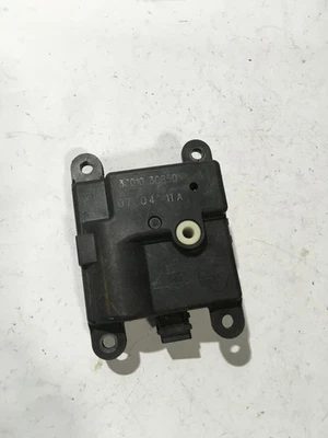 Nissan X-Trail T31 2008 Air heater flap actuator motor 3J01030850 IRG12706 Foto 1 de 4