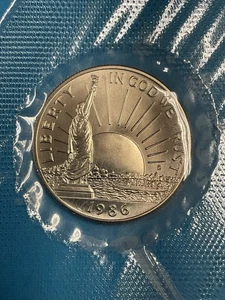 1986 D Statue of Liberty Commemorative Half Dollar 50¢ - Uncirculated - Picture 1 of 7