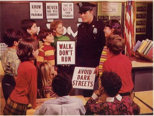 Know Your Policeman 1950's•Police Officer Boys Girls•Photo Willinger POSTCARD - Picture 1 of 1