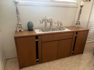 Australian Made [Tasmanian Oak] Buffet Sideboard Cabinet - Picture 1 of 3