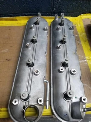 LS LS1 LS2 LS3 LS6 LS7 LSX VALVE COVERS & HARDWARE OEM GM  6.0 6.2 5.7  - Image 1 of 3