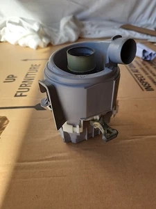 BOSCH DISHWASHER CIRCULATION PUMP NO METAL PART # 00753351 - Picture 1 of 2
