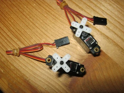 Servo Graupner Graupner DES 428 BB MG  Graupner / Uni Stecker   2 Stück !!!!!!! - Bild 1 von 2