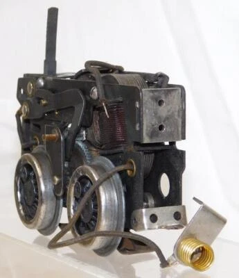 Prewar American Flyer O 4wheel Drive wheels e unit MOTOR steam loco light housng - Image 1 of 4