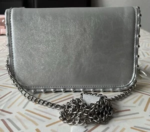 Umhängetasche mit Silbernen Nieten - Bild 1 von 6