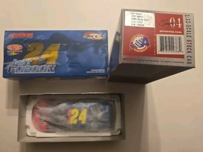 NOVO! 1:32 ACTION RCCA 2004 #24 DUPONT FLAMES MONTE CARLO JEFF GORDON NOVO NA CAIXA 1/1512 - Imagem 1 de 3