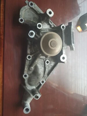 Bomba de agua Toyota 4runner 2005 4,7 L V8 usada Foto 1 de 4