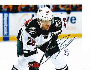 MINNESOTA WILD JASON POMINVILLE SIGNED CLOSE UP 8X10 - Picture 1 of 1
