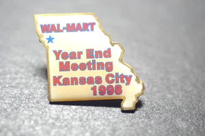 Walmart lapel pin "Year End Meeting Kansas City" - Picture 1 of 1