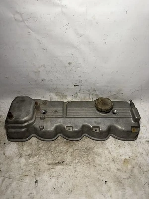 83-89 MITSUBISHI STARION CHRYSLER CONQUEST TAMPA DE VÁLVULA FABRICANTE DE EQUIPAMENTO ORIGINAL - Imagem 1 de 4