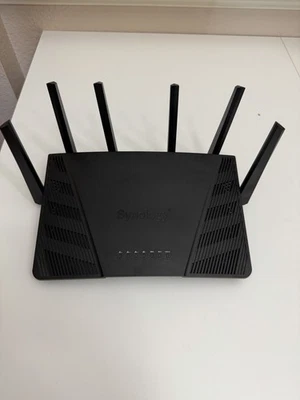 Router Synology RT6600ax Tri-Band Wi-Fi 6 - negro Foto 1 de 4